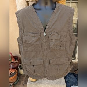 Duluth Trading Co utility vest